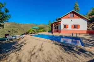 Basen w obiekcie House with Private Pool (Aries) lub w pobliżu