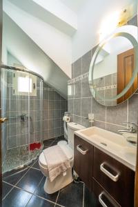 Ένα μπάνιο στο Villa Edem +21 φωτογραφίες