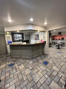 Restaurace v ubytování Super 8 by Wyndham McAllen-Downtown-Airport-LA Plaza Mall