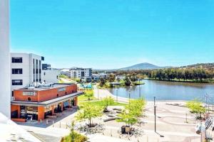 Gallery image of Entire apartment with lake view in Tuggeranong