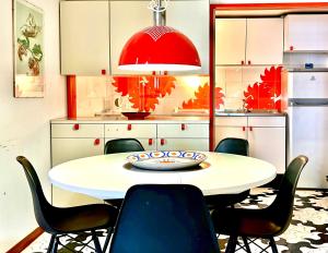 A kitchen or kitchenette at SIXTIES SUN & SEA MONTEROSSO