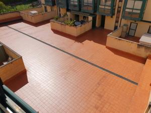 an overhead view of a tiled floor in a building at Habitación Doble Particular in A Coruña