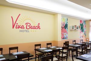 A restaurant or other place to eat at Viva Beach Hotel