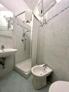 Et badeværelse på Monterosso apartment old city