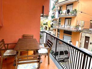 A balcony or terrace at Monterosso apartment old city