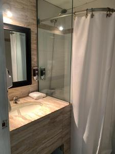 Ένα μπάνιο στο Hotel Los Pinos Punta