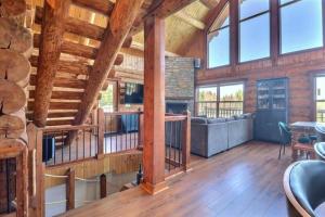 Fotografie z fotogalerie ubytování Chalet en bois rond v destinaci Saint-Herménégilde