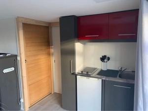 Kuchyňa alebo kuchynka v ubytovaní Logement - Les Epesses + 9 fotografií