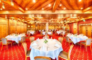 Restaurace v ubytování Leonardo Hotel Heidelberg Walldorf + 58 fotografií