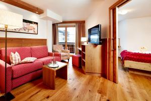 TV a/nebo společenská místnost v ubytování Biohotel Castello Königsleiten