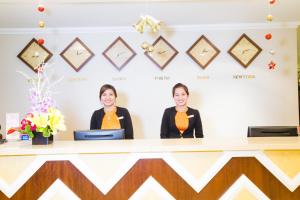 Μέλη του προσωπικού του Chalcedony Grand Hotel