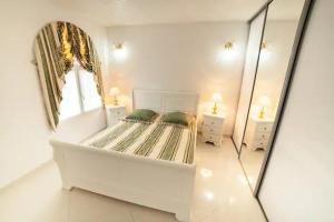 Postel nebo postele na pokoji v ubytování Villa Millésime + 24 fotografií