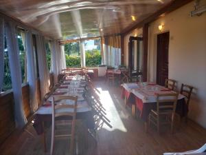 ห้องอาหารหรือที่รับประทานอาหารของ Quattroventi casa vacanza