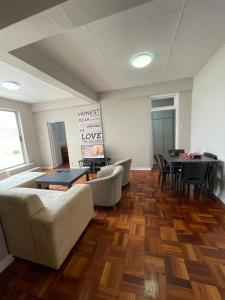 Posezení v ubytování Luyindalo Accomodation at Granten Heights