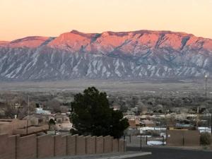 Gallery image of Cozy 3-Bedroom home near Corrales and NW ABQ with Great Views! in Rio Rancho