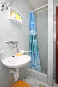 Fotografie z fotogalerie ubytování Apartments by the sea Zavala, Hvar - 8745 v destinaci Jelsa