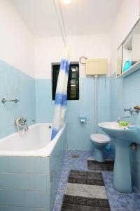 Fotografie z fotogalerie ubytování Apartments by the sea Zavala, Hvar - 8745 v destinaci Jelsa