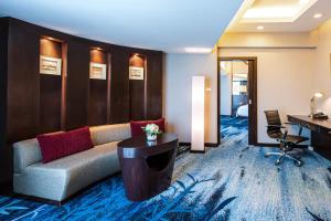 Ambassador Hotel Bangkok - SHA Extra Plus tesisinde bir oturma alanı