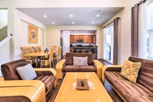 Billede fra billedgalleriet på Heated Salt Pool Welcoming Coachella Home i Coachella