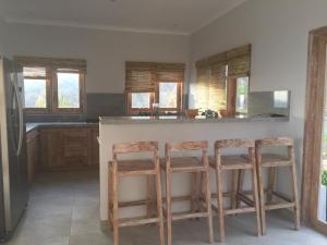 Kuchyň nebo kuchyňský kout v ubytování Villa Reva Bali