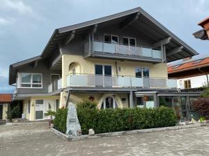 Το κτήριο όπου στεγάζεται  το διαμέρισμα