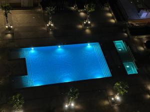 Luxury Studio MGM Signature, Great Location, Lazy River, No Resort Fees内部或周边的泳池