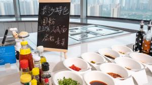 酒店内部或周边提供的食物