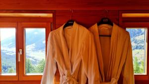 Foto sihtkohas Ulrichen asuva majutusasutuse Chalet Biene - Swiss Alp Chalet with Sauna and Jacuzzi galeriist