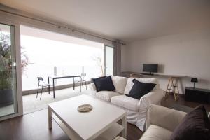 A seating area at Cozy Studio with fantastic Sea View