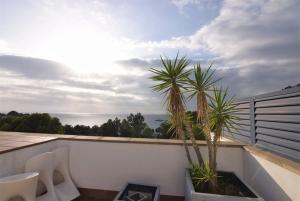 Balkón alebo terasa v ubytovaní Magnifica casa con jacuzzi y cerca playa ref 160