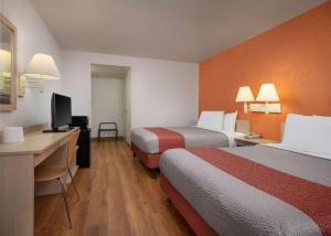 Motel 6-Buena Park, CA - Knotts Berry Farm - Disneyland, Buena Park