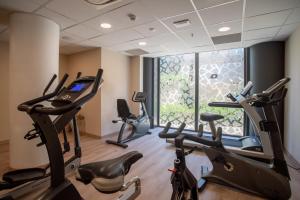 Fitness centrum a/nebo fitness zařízení v ubytování Hotel Granada Center