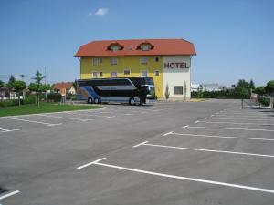 Zgradba, v kateri se nahaja hotel