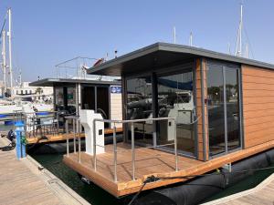 阿亚蒙特Casas Flotantes - Boatvillage的相册照片