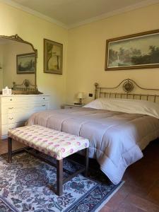 Lova arba lovos apgyvendinimo įstaigoje Borgo di Piero