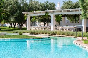 Bazén v ubytování Masseria Don Luigi-Luxury Farmhouse nebo v jeho okolí