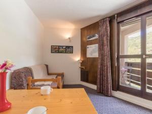 Posezení v ubytování Studio avec balcon et casier à ski, 4 couchages - Serre-Chevalier, Chantemerle - FR-1-330E-41