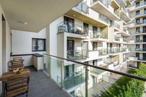 Bazén v ubytovaní Navy Angel Apartment with balcony alebo v jeho blízkosti