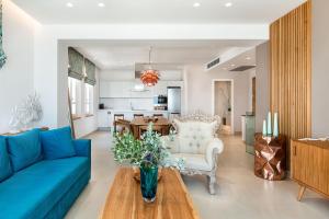 Χώρος καθιστικού στο Avra Apartments Venetian Harbour