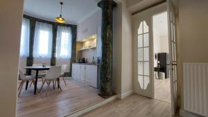 Kuchnia lub aneks kuchenny w obiekcie Castle Apartman ****