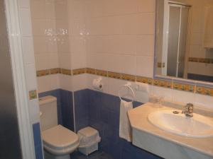 Kúpeľňa v ubytovaní Hotel Cortijo Los Gallos + 37 fotografií