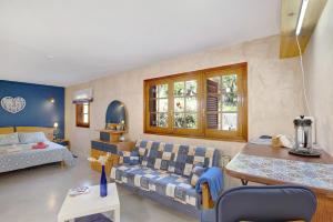 A seating area at Villa Petite Paradise