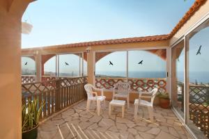 A general sea view or a sea view taken from A villát