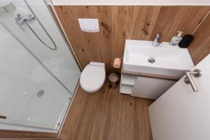 Koupelna v ubytování Mobile home Kastanjola + 27 fotografií
