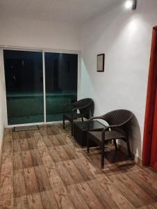 Ruang duduk di Dovass Self Catering Apartments