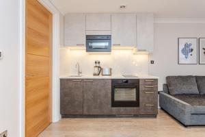 Cleveland Residences Farringdon的厨房或小厨房