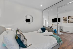 Postel nebo postele na pokoji v ubytování 1 Bed- Frobisher By Pureserviced