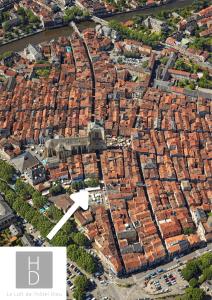 Výhľad na mesto Villefranche-de-Rouergue alebo výhľad na mesto priamo z apartmánu + 9 fotografií