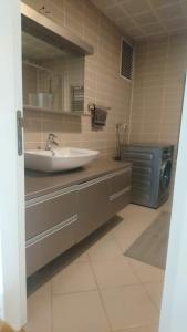Koupelna v ubytování 3+1 Flat in Açelya