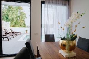 A seating area at Villa Etoile